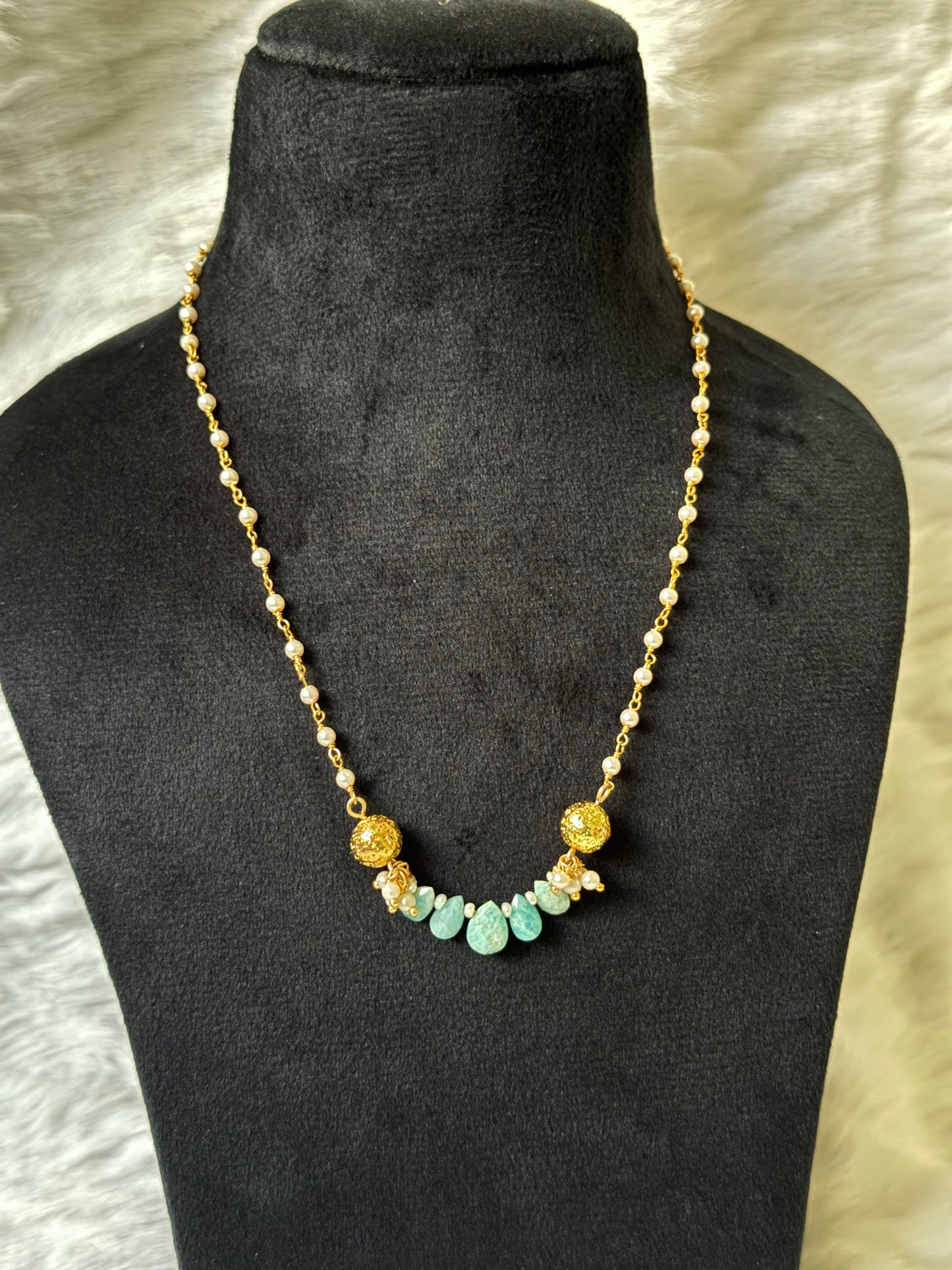 Minimalist stone necklace