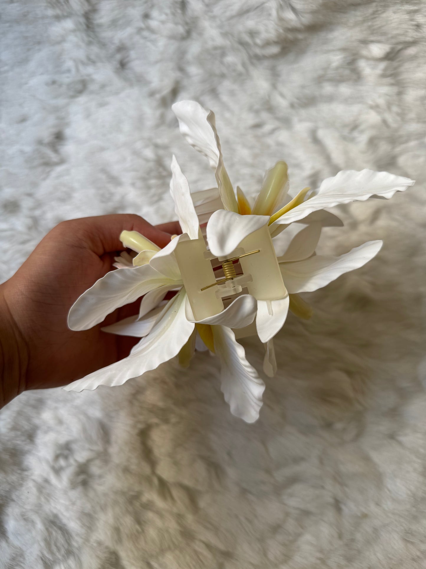 Cattleya Orchid claw clip (yellow + white)