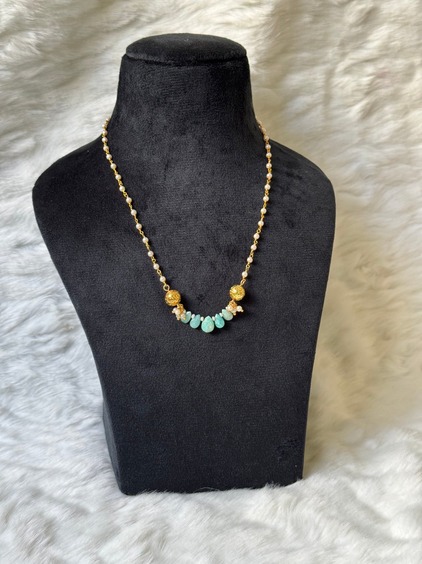 Minimalist stone necklace