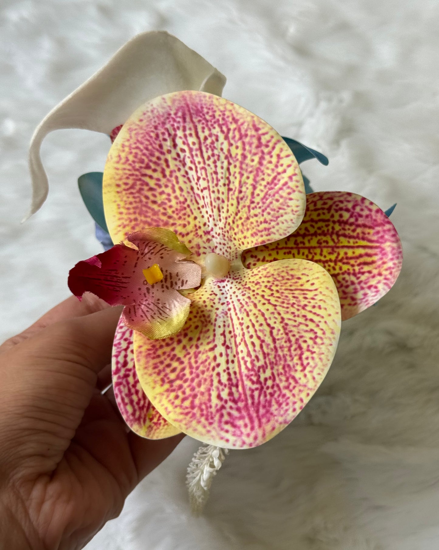 Cattleya hair bouquet claw clip