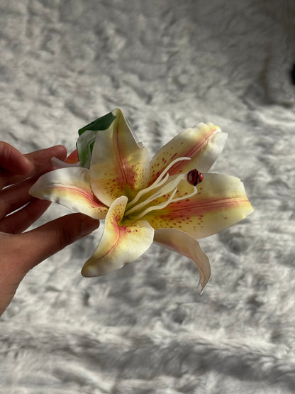 Lily Bouquet Claw Clip (V1)