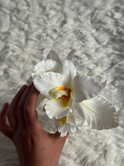 Cattleya Bouquet Claw Clip