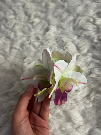 Cattleya Bouquet Claw Clip