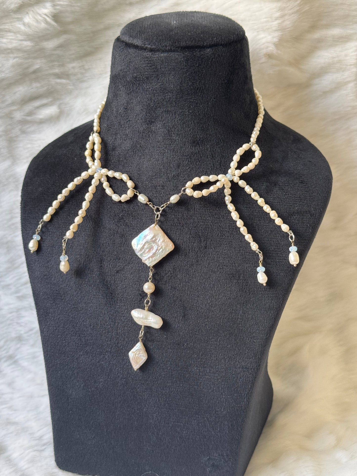 double bow freshwater pearl necklace