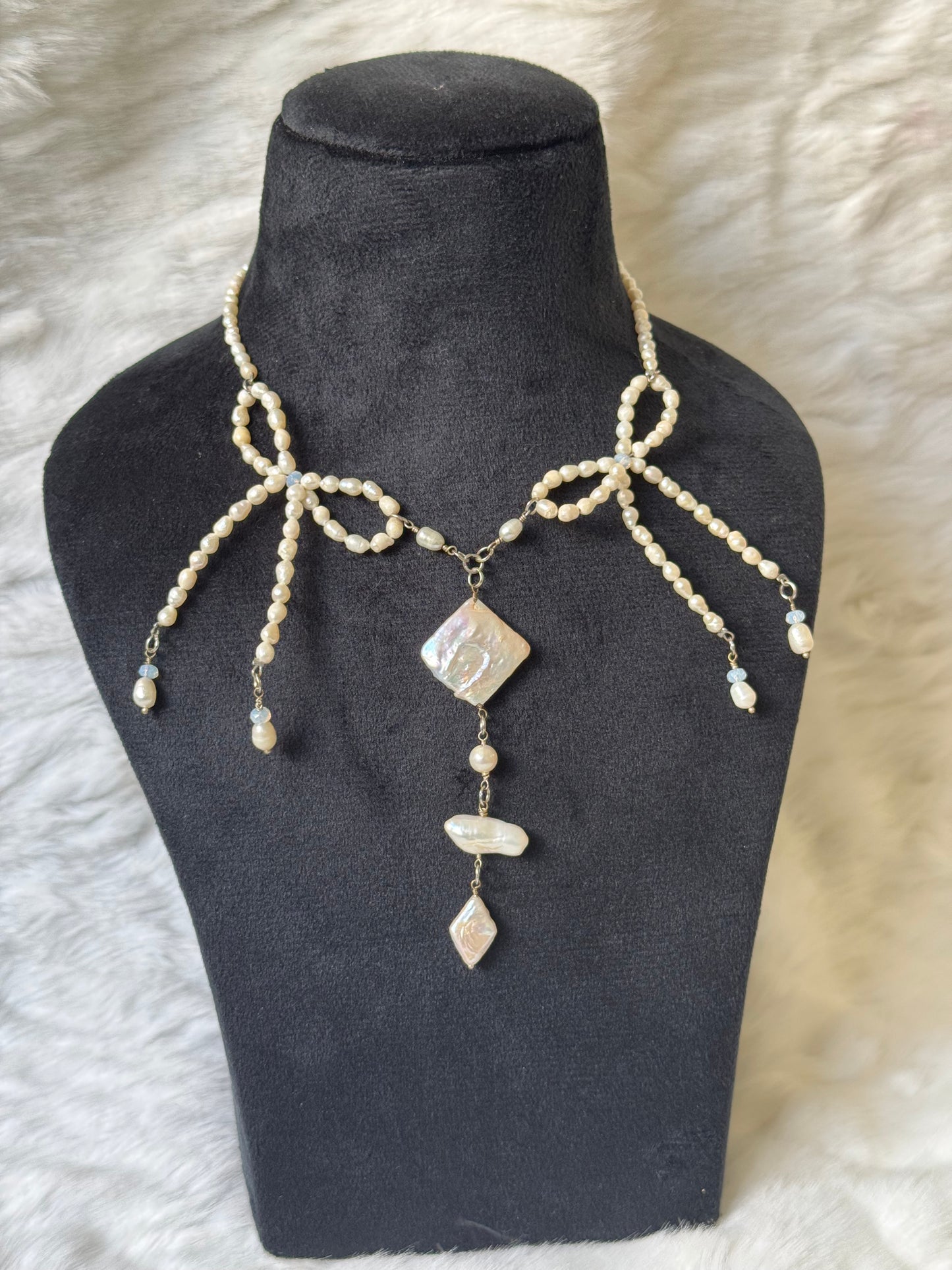 double bow freshwater pearl necklace
