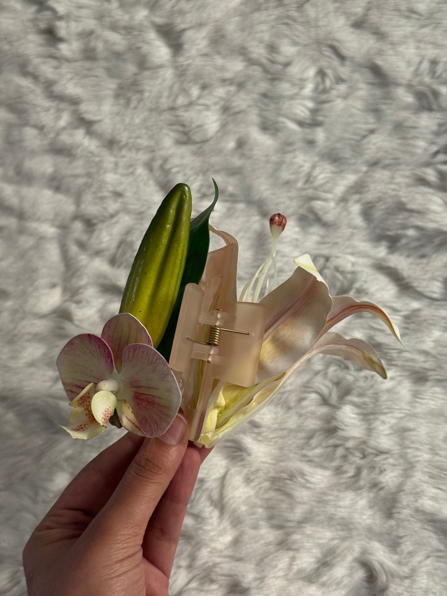 Lily Bouquet Claw Clip (V5)