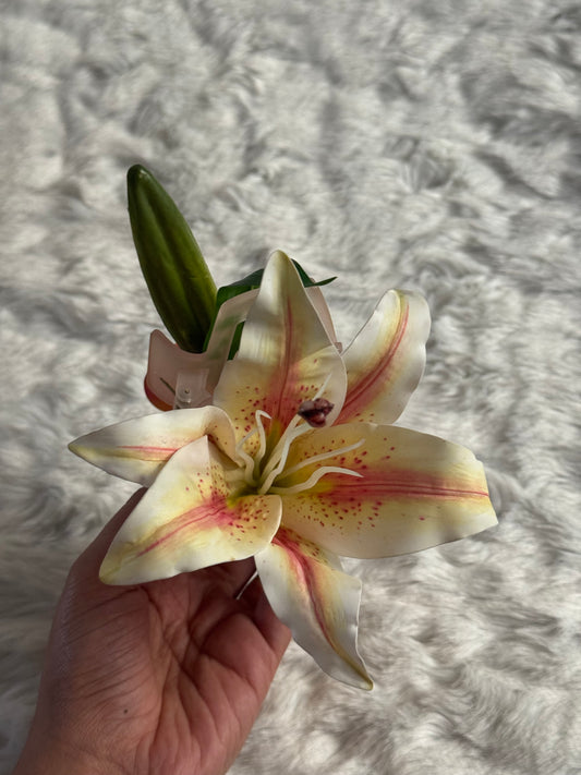 Lily Bouquet Claw Clip (V4)