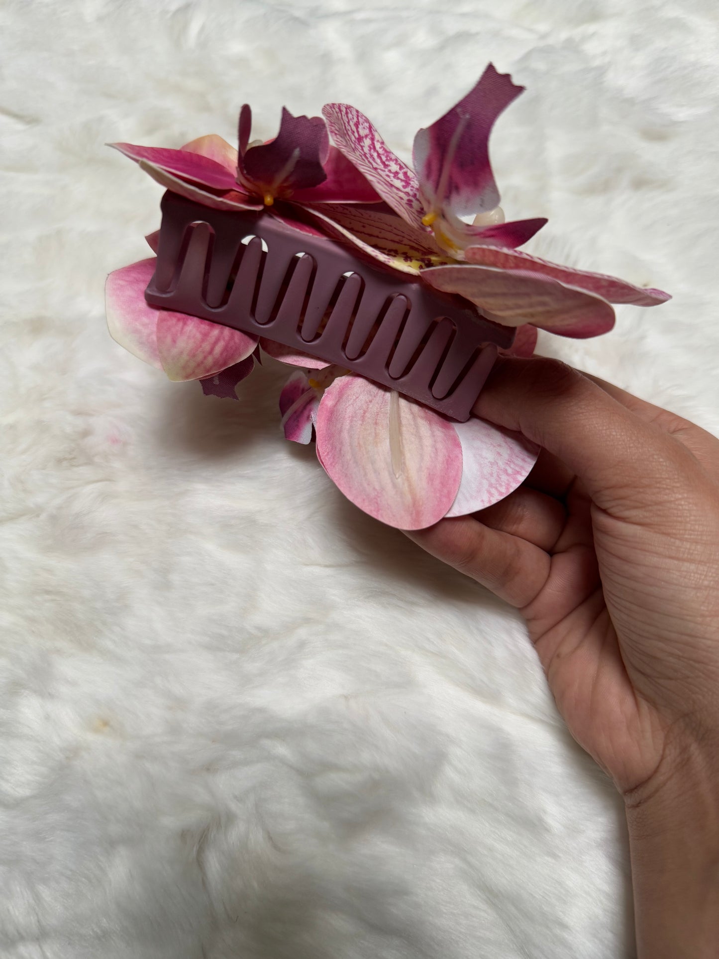 Pink phalaenopsis double orchid claw clip