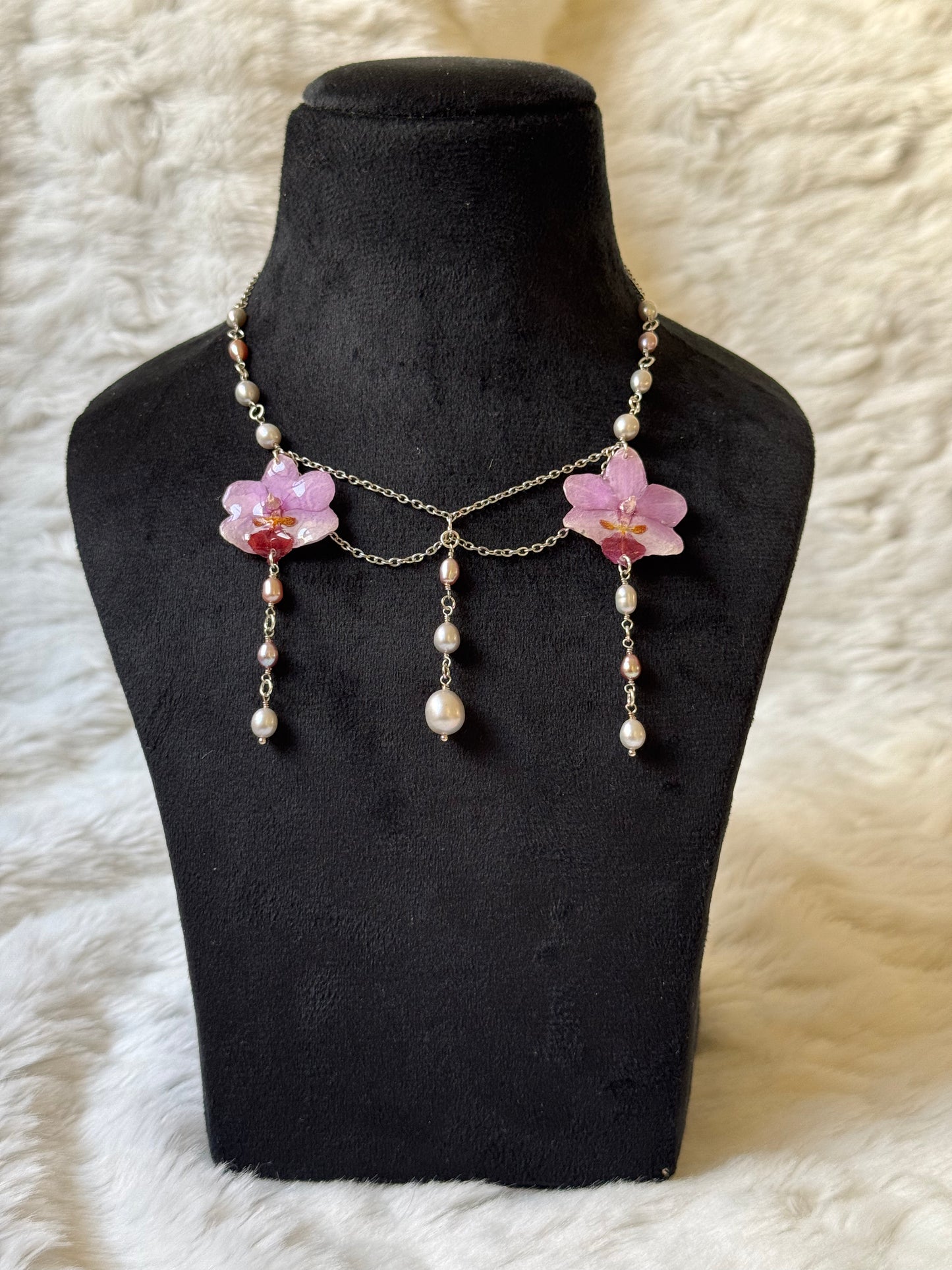 Violet necklace