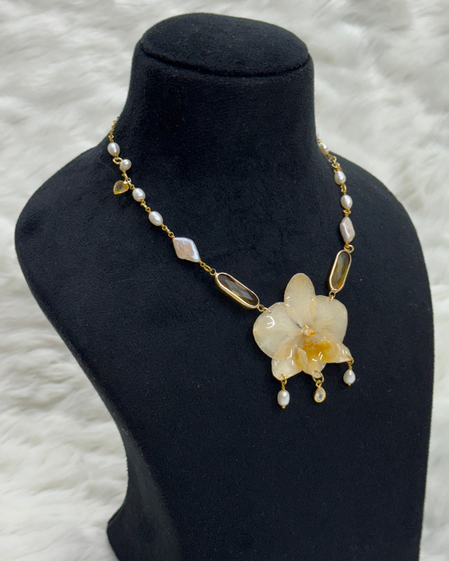 Espera Necklace