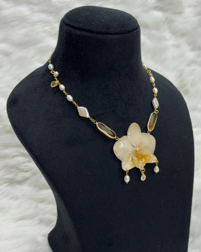 Espera Necklace
