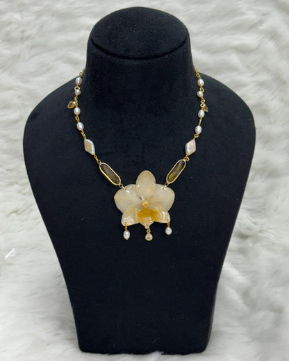 Espera Necklace