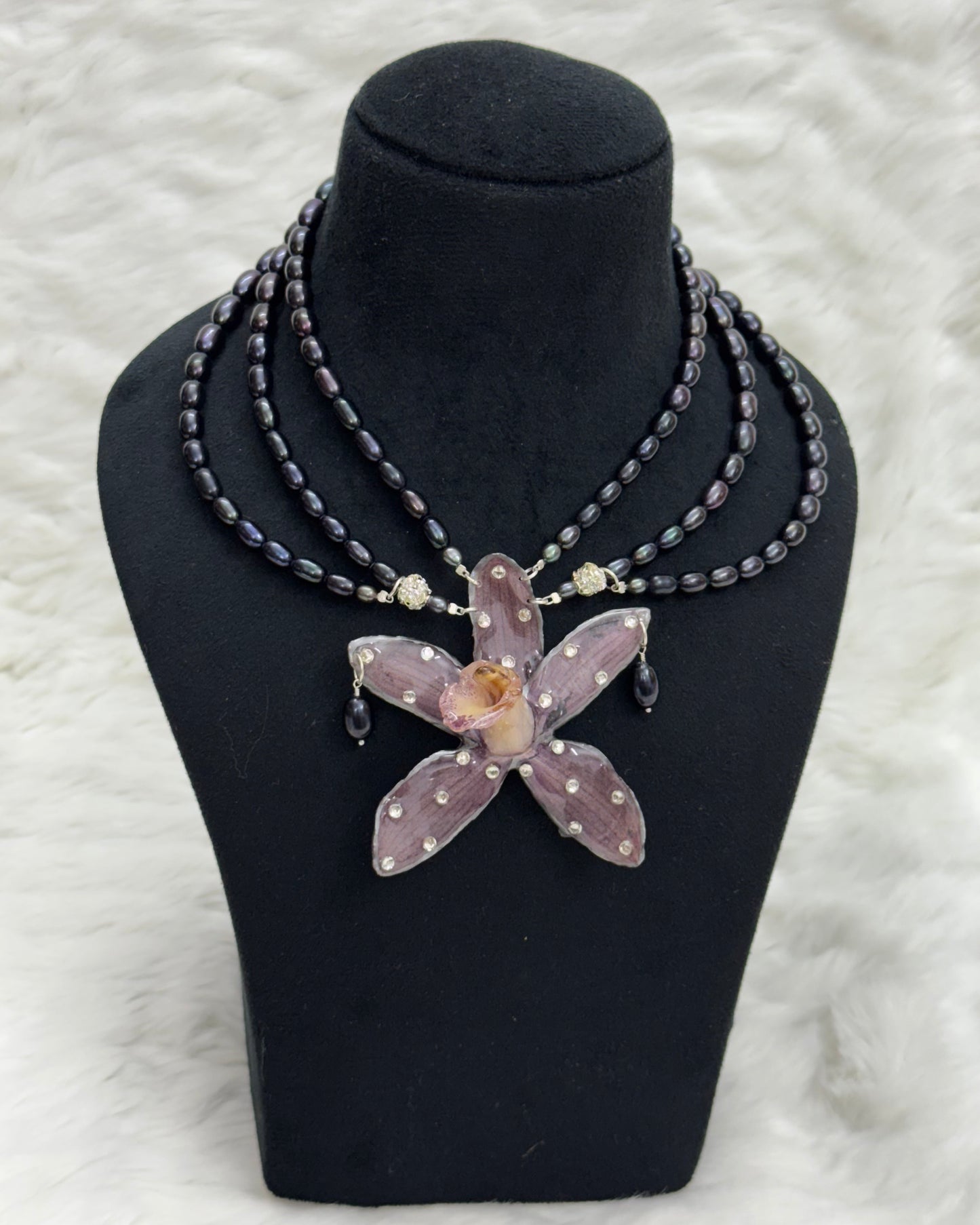 Viv Necklace