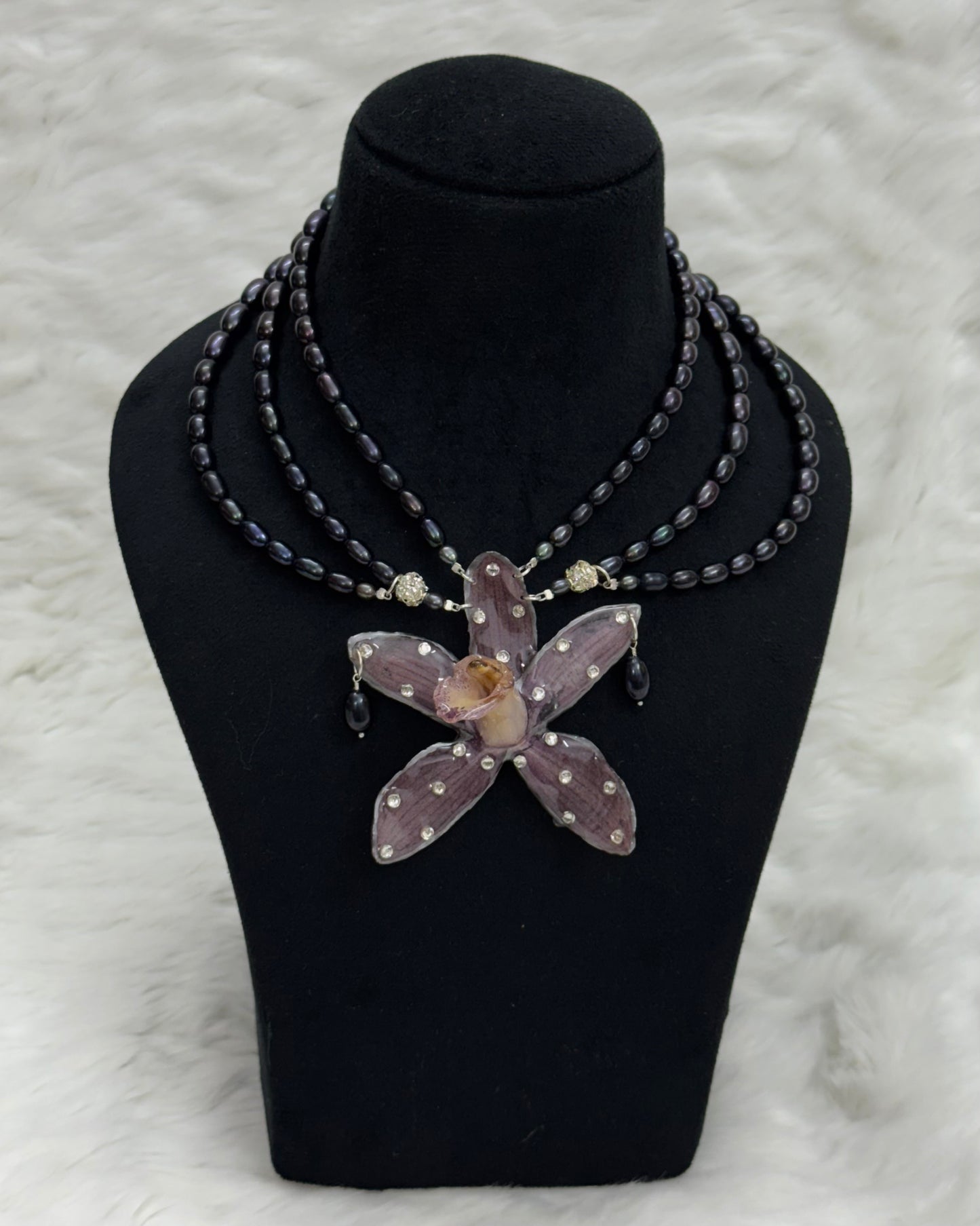 Viv Necklace