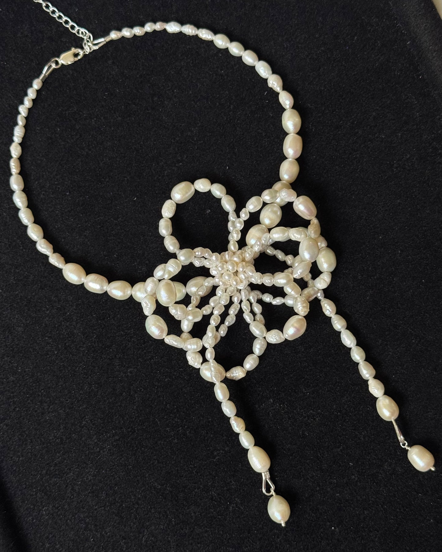 Rosette White Pearl necklace (925)