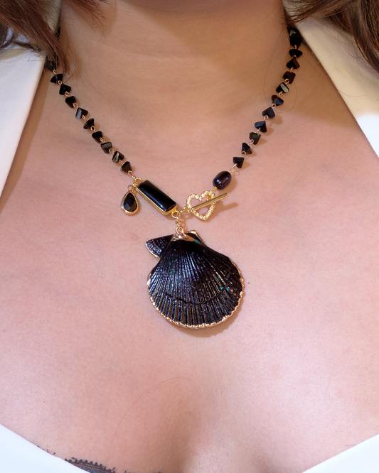 Nacre Noir Necklace
